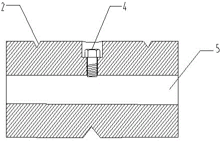 一种纺包芯纱用长丝圆柱丝饼专用槽筒的制作方法附图